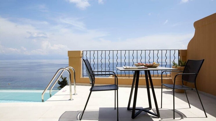 Deluxe Suite Private Pool